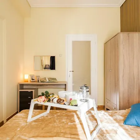 Private Central View Rooms In Shared Apartment Near To Acropolis Metro Station-3